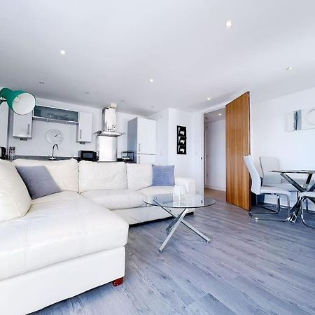 Stylish Seaview One-Bedroom Apt Свонсі Екстер'єр фото